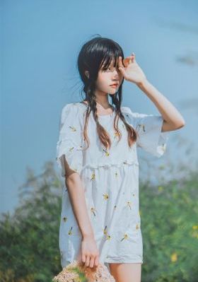 恐龙星的比基尼女孩_高清影视在线观看